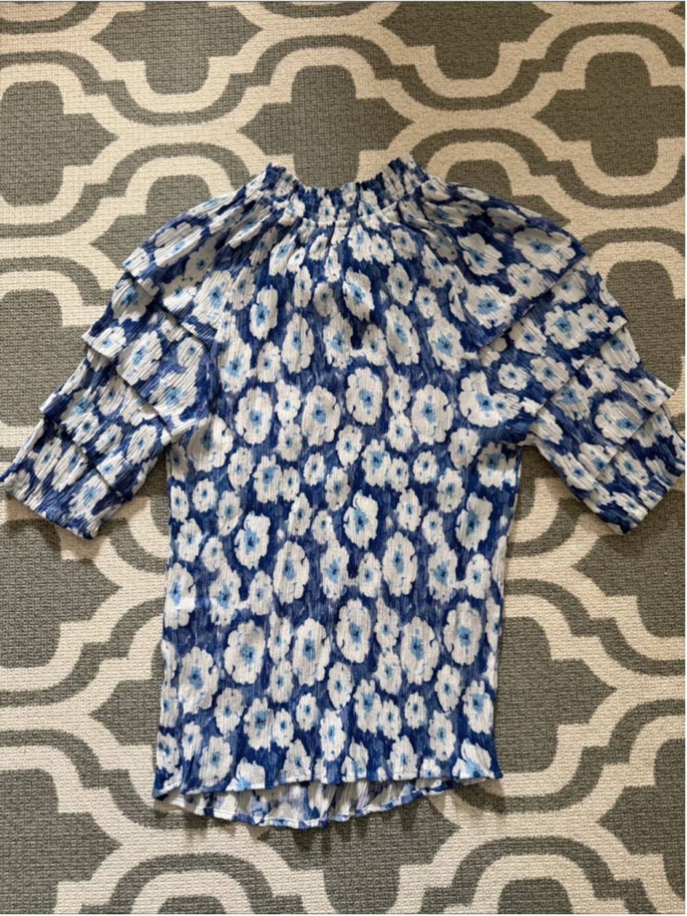 Rails Paris Top womens XS blue floral print crepey material tiered sleeve blouse - Picture 7 of 8